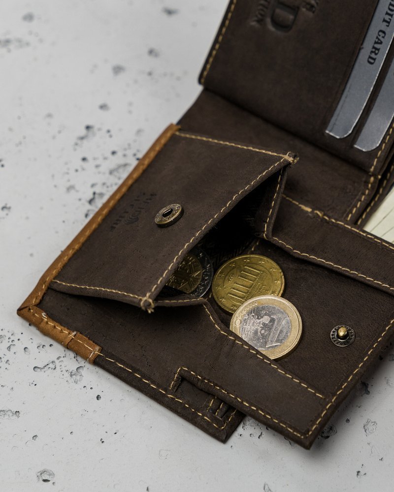 Niewielki, oryginalny portfel męski skórzany, składany — Always Wild
